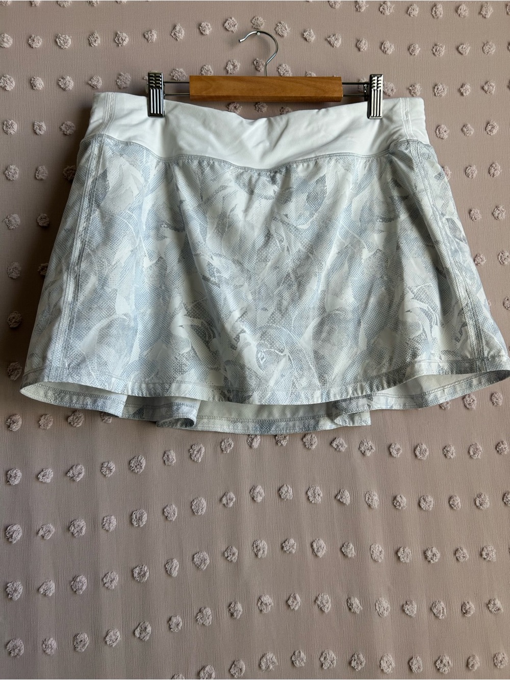 Lululemon Women’s Pace Rival Skirt Sz 10 City Breeze Alpine White